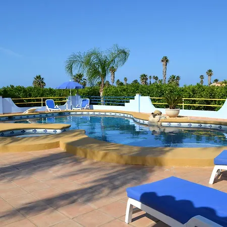 En Con Piscina Privada Chalet