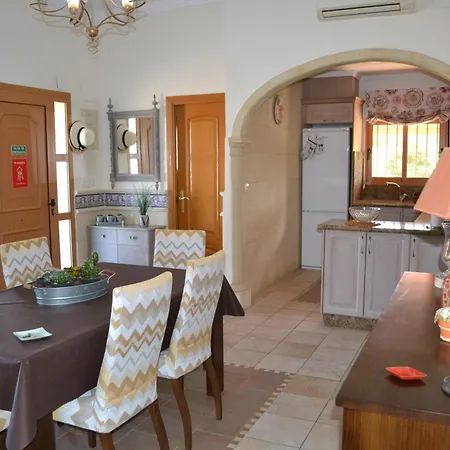 Chalet En Con Piscina Privada Denia