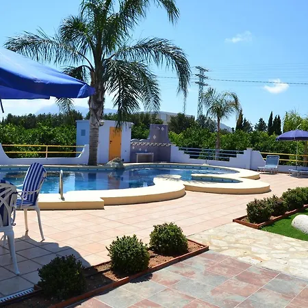 En Con Piscina Privada Chalet